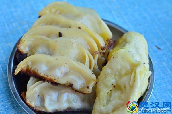 吃在浦口 2两锅贴+2白菜锅贴+1胡辣汤+1豆浆=10元