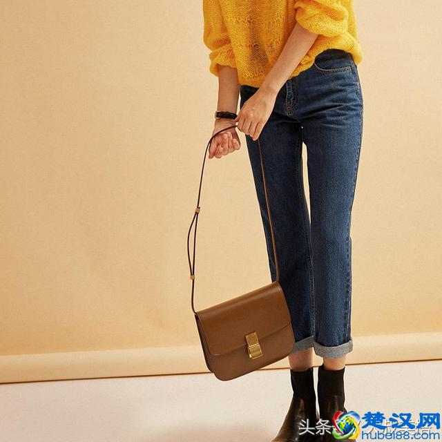 红色毛衣的3个搭配示范，不管搭裙子还是裤子都好看！