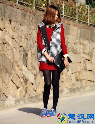 大红色连衣裙配什么外套好看 要风度更要温度