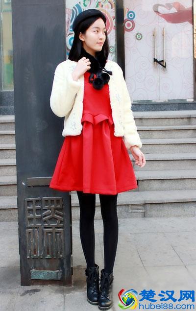 大红色连衣裙配什么外套好看 要风度更要温度