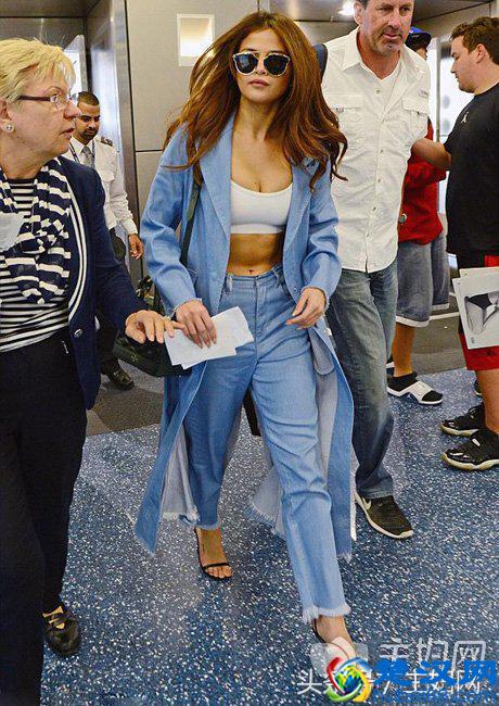 牛仔外套不过时的百搭王 搭配裤子穿出大牌感