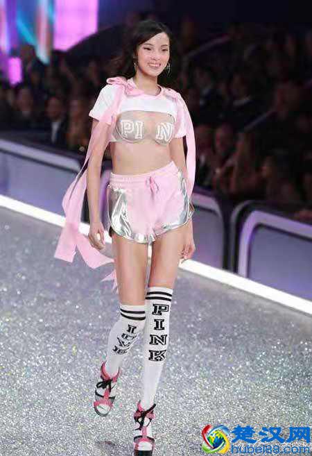 为什么维秘大秀每年都会有Pink系列，原因原来是这样滴