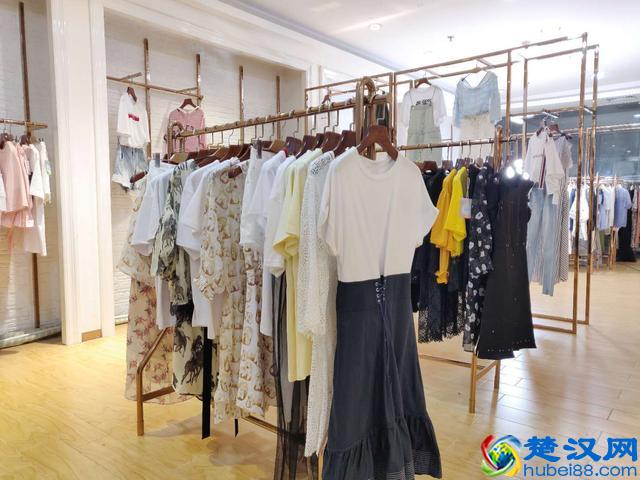  开女装店如何去批发市场的一些技巧，如何开服装店