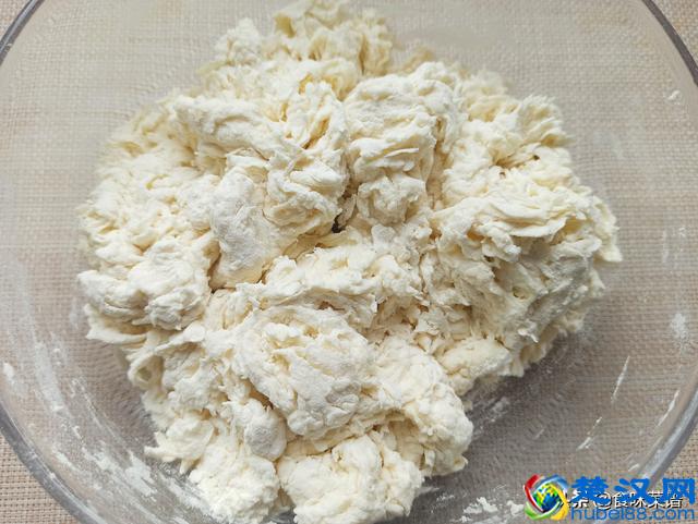 馅饼怎么做才又薄又软？新手第一步就错，关键在和面，其次在调馅