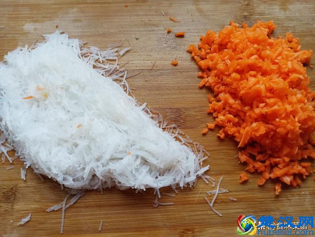 馅饼怎么做才又薄又软？新手第一步就错，关键在和面，其次在调馅