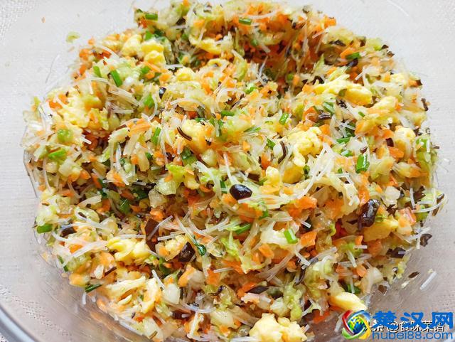 馅饼怎么做才又薄又软？新手第一步就错，关键在和面，其次在调馅