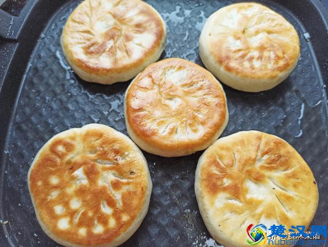 馅饼怎么做才又薄又软？新手第一步就错，关键在和面，其次在调馅