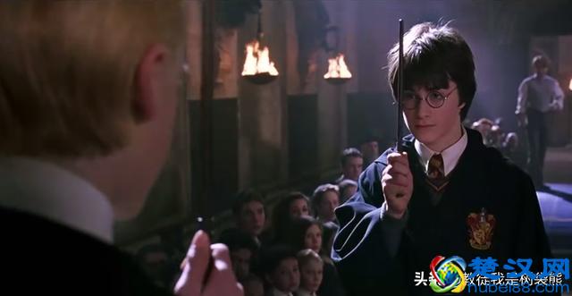 哈利波特为什么能打败伏地魔？你看看他手里拿的啥？