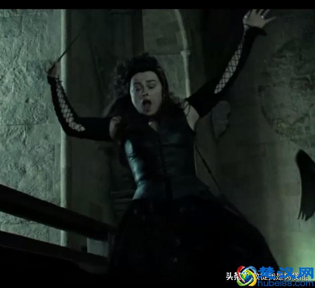 哈利波特为什么能打败伏地魔？你看看他手里拿的啥？