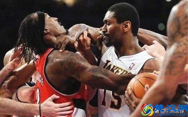 阿泰斯特当年为什么要改名叫慈世平？听完他的解释，真的很幼稚