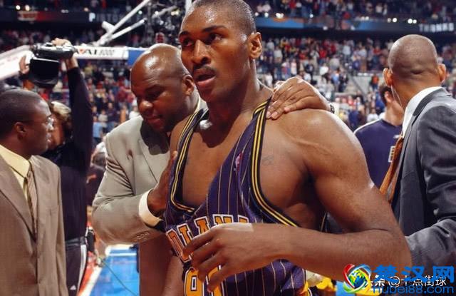 阿泰斯特当年为什么要改名叫慈世平？听完他的解释，真的很幼稚