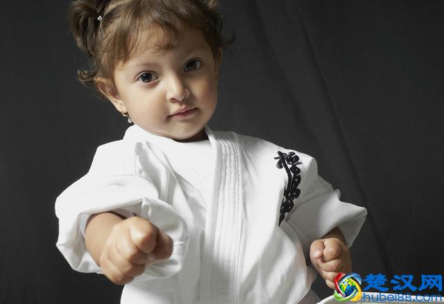 空手道有几个级别 空手道腰带颜色代表什么