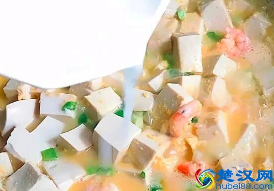 烧菜时怎么勾芡？要想烹饪做得好，勾芡技巧要掌握