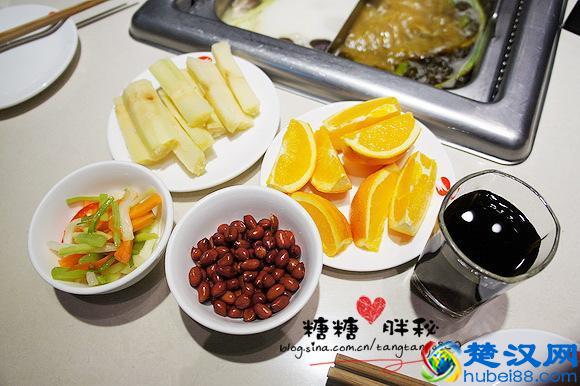 海底捞的锅底哪种最好吃？哪种菜最有特色？