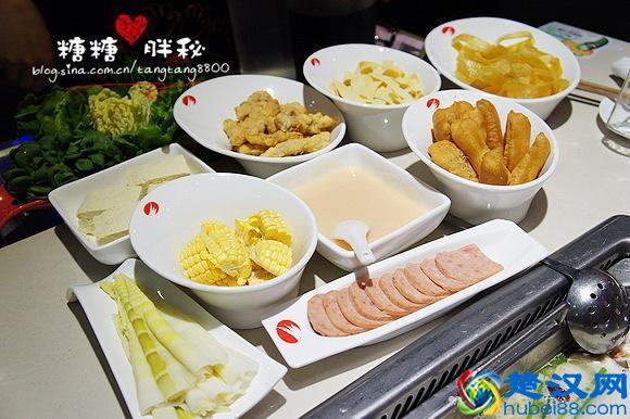 海底捞的锅底哪种最好吃？哪种菜最有特色？