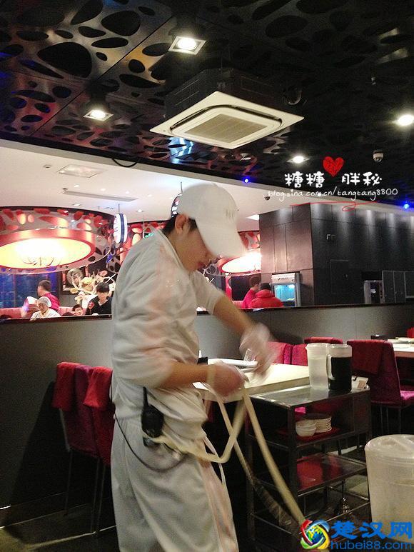 海底捞的锅底哪种最好吃？哪种菜最有特色？