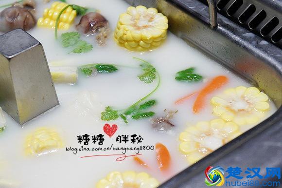 海底捞的锅底哪种最好吃？哪种菜最有特色？