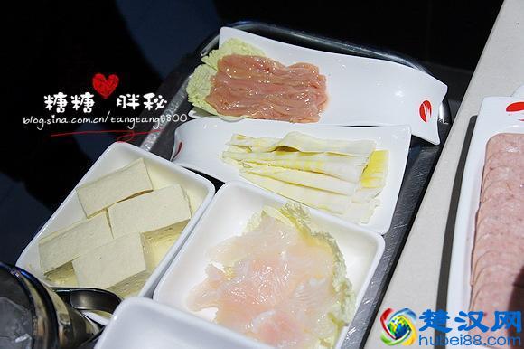 海底捞的锅底哪种最好吃？哪种菜最有特色？