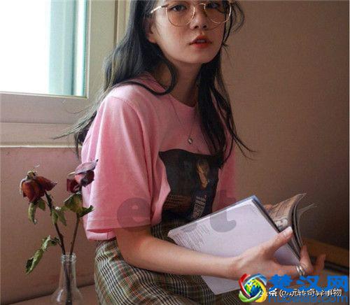 格子衣服配什么裤子好看，秋冬格子搭配技巧