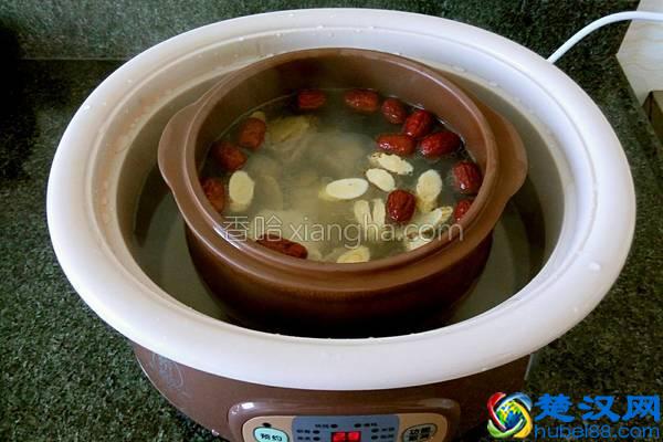 小熊电炖锅版炖鸡汤