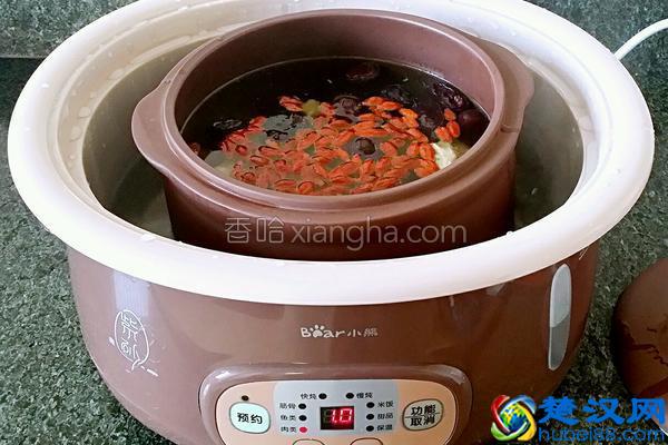 小熊电炖锅版炖鸡汤