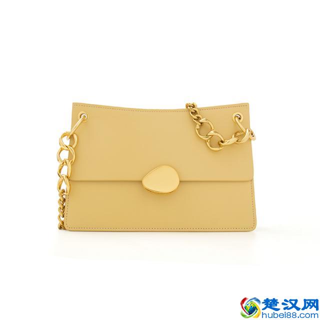 什么包包最百搭，今年最火的小香风包必须有名，每一款都美极了