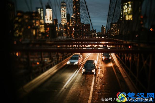 “如果能够回到过去，把一切重新来过，你愿意吗？”