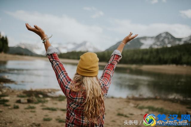 “如果能够回到过去，把一切重新来过，你愿意吗？”