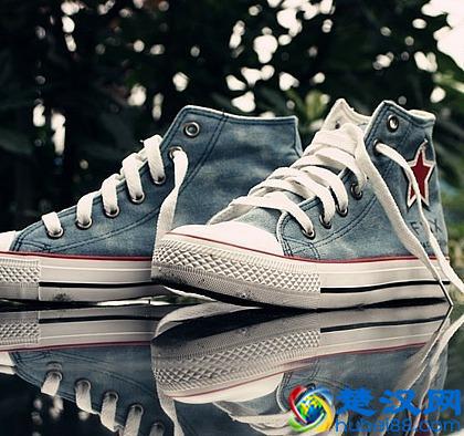 女生高帮帆布鞋怎么穿好看