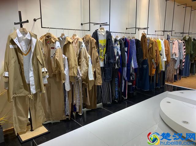 【实用】教你开一个品牌女装折扣店，挑选哪个牌子好