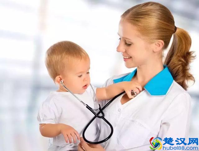 宝宝会长“青春痘”？痤疮和湿疹不要傻傻的分不清，一招教你