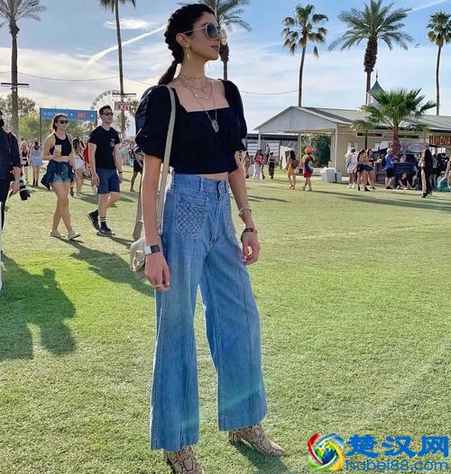 短上衣才是最清凉的单品！搭配高腰裤，特显高