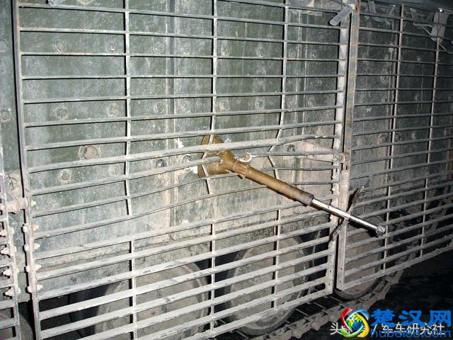 钢丝床垫还真能拦截火箭弹 二战时苏军就这样干过