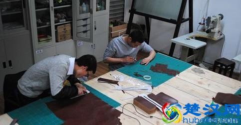 一个科班出身的箱包设计师在皮具厂的种种无奈!