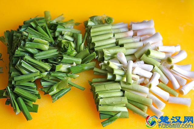 这菜和腊肉是绝配，炒一盘不够吃，春天多吃杀菌好，流感不缠身