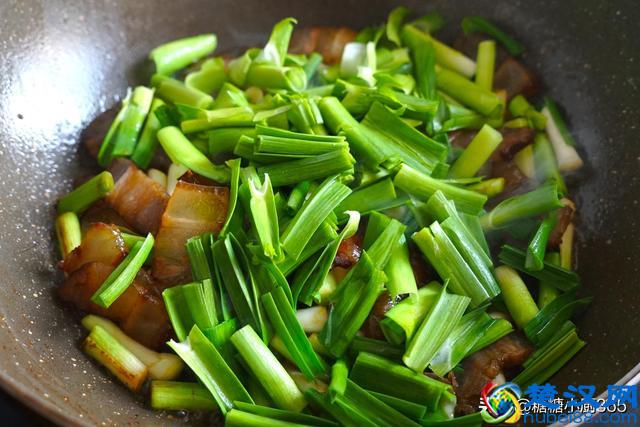 这菜和腊肉是绝配，炒一盘不够吃，春天多吃杀菌好，流感不缠身