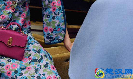 近9000块的包一周4次卖爆仓 天猫消费力震惊英国奢侈品品牌