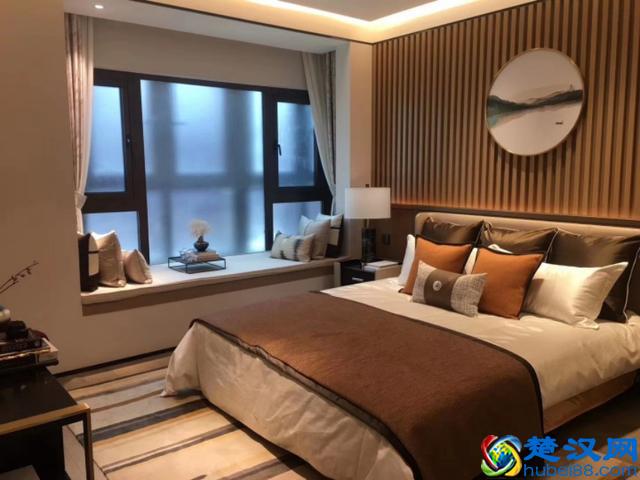 湖州市南太湖中心位置，高铁站均价在10000左右