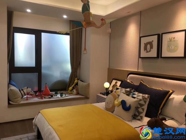 湖州市南太湖中心位置，高铁站均价在10000左右