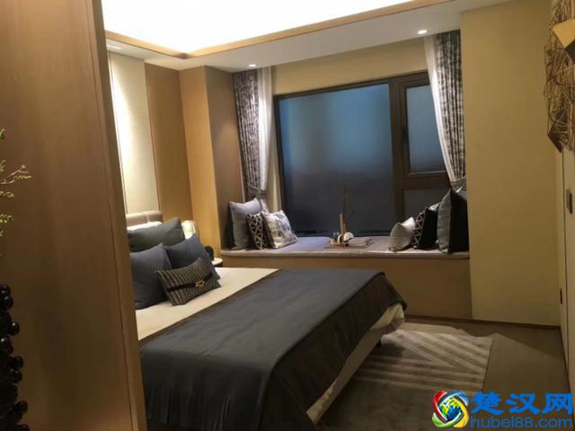 湖州市南太湖中心位置，高铁站均价在10000左右