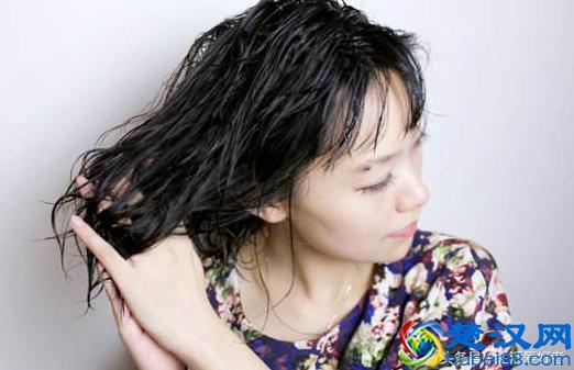 女孩头发少,专家告诉你吃什么长头发快