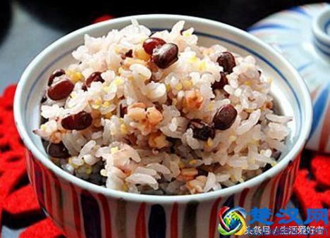 女孩头发少,专家告诉你吃什么长头发快