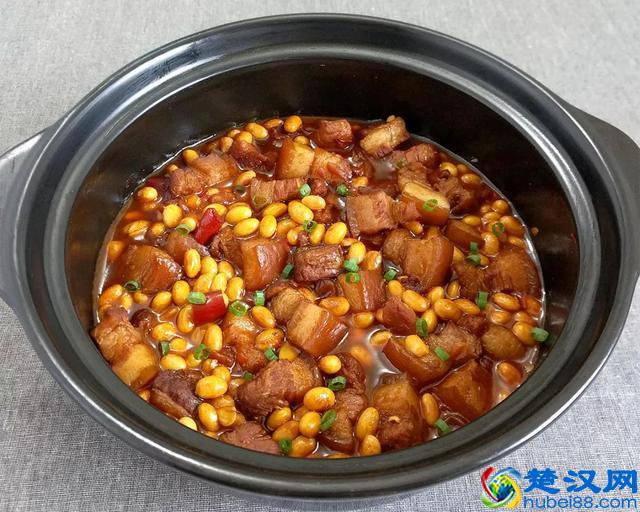 五花肉焖黄豆:米饭的好伴侣,豆比肉还好吃!