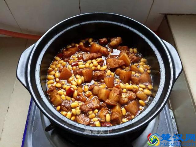 五花肉焖黄豆:米饭的好伴侣,豆比肉还好吃!
