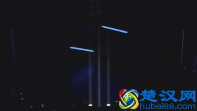 韩国三星手机发布会现场！网友：太酷了！这还是PPT吗？