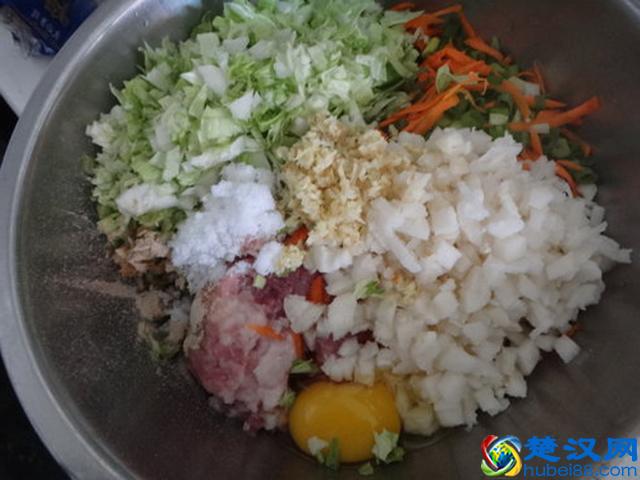 春天，多给家人做这个馅的锅贴，清甜润肺，简单易做，别错过了