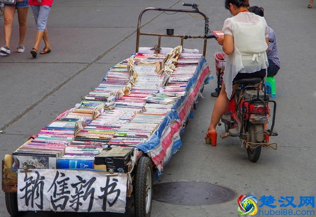 业余创业摆个小摊，卖什么最赚钱？