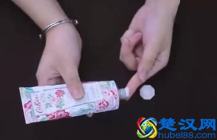 新鞋子总爱磨脚怎么办？几个技巧就1分钟就能搞定新鞋磨脚问题