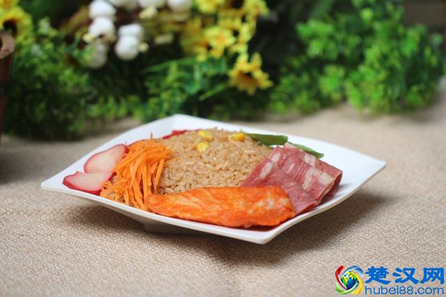 港式铁板炒饭与传统铁板炒饭的区别