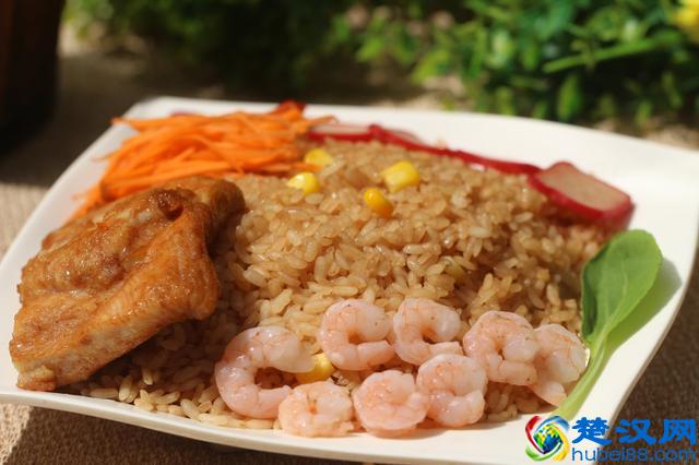 港式铁板炒饭与传统铁板炒饭的区别